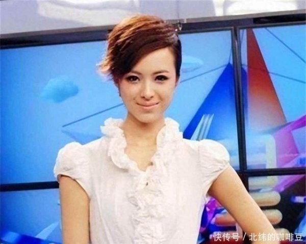 股合网 她是央视最美主持，24岁嫁42岁丈夫，如今对患病丈夫不离不弃